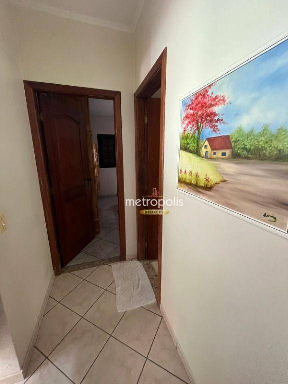 Casa à venda com 5 quartos, 220m² - Foto 4