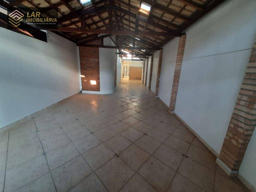 Casa para alugar com 3 quartos, 160m² - Foto 12