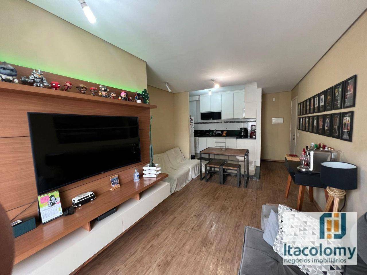 Apartamento à venda com 2 quartos, 61m² - Foto 2