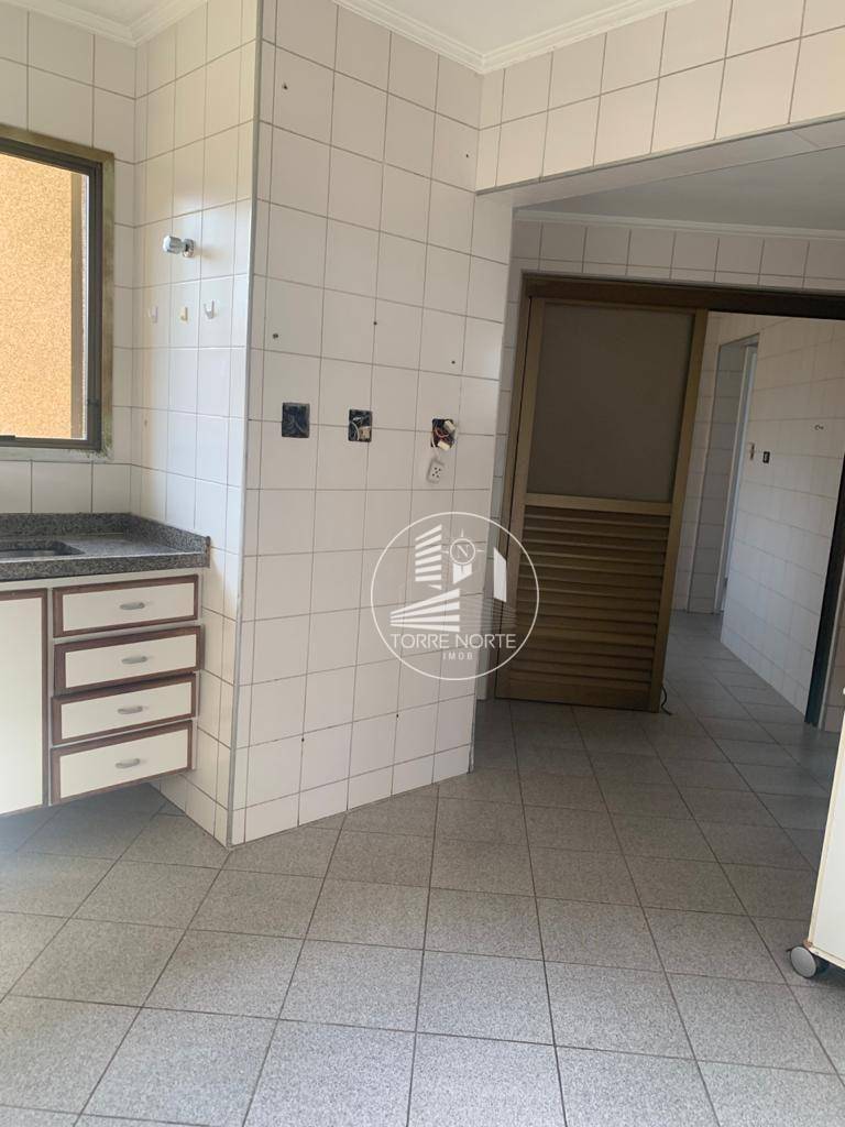 Apartamento à venda com 4 quartos, 188m² - Foto 9