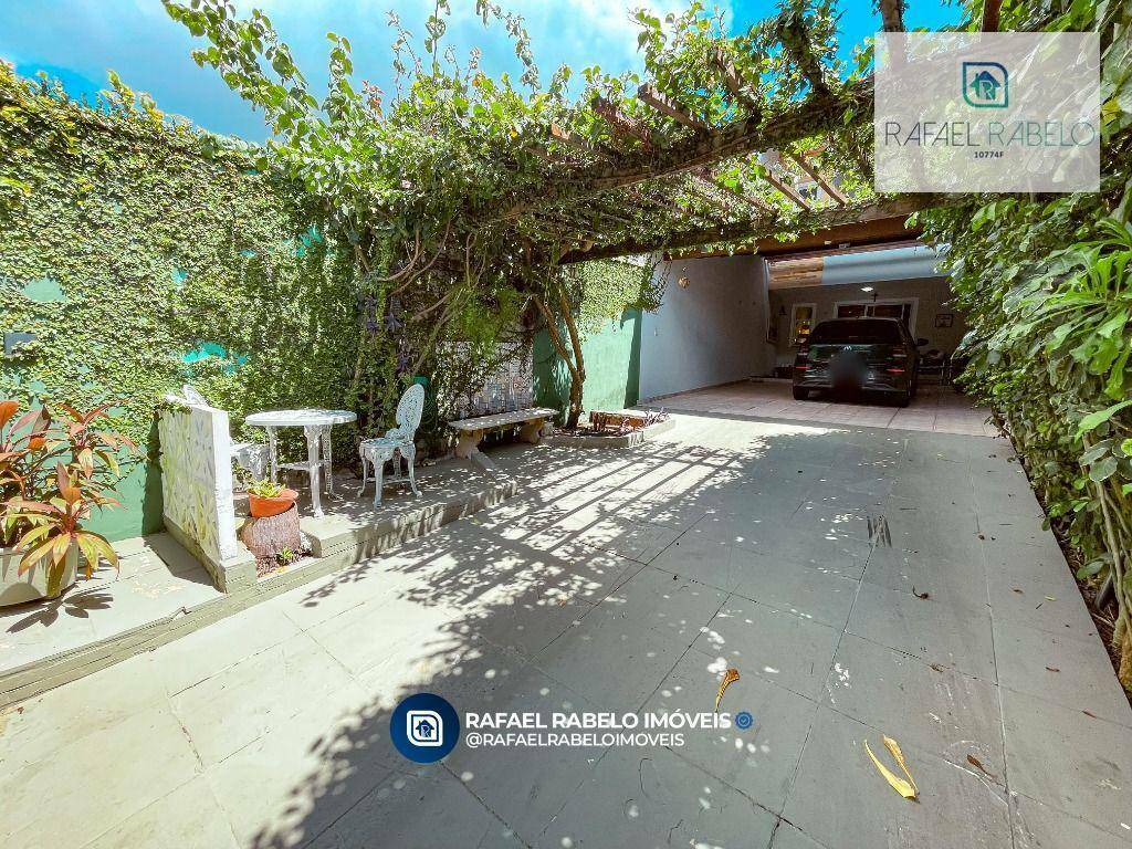 Casa à venda e aluguel com 3 quartos, 140m² - Foto 1