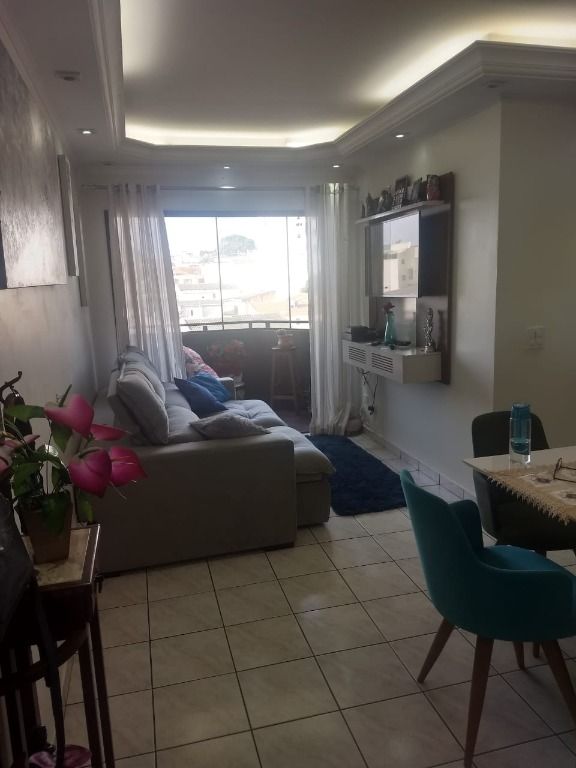 Apartamento à venda com 3 quartos, 75m² - Foto 2