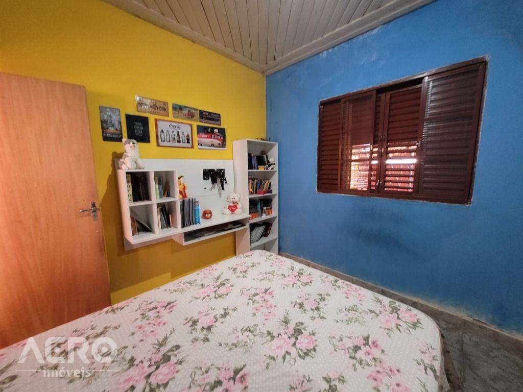 Casa à venda com 3 quartos, 200m² - Foto 12