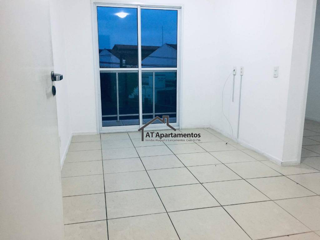 Apartamento à venda com 2 quartos, 55m² - Foto 2