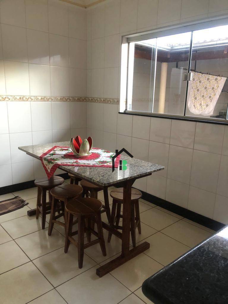 Casa, 4 quartos, 290 m² - Foto 2