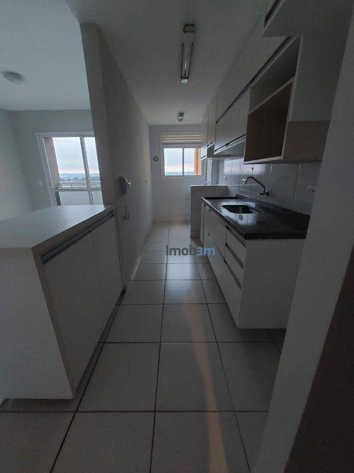 Apartamento para alugar com 3 quartos, 69m² - Foto 2