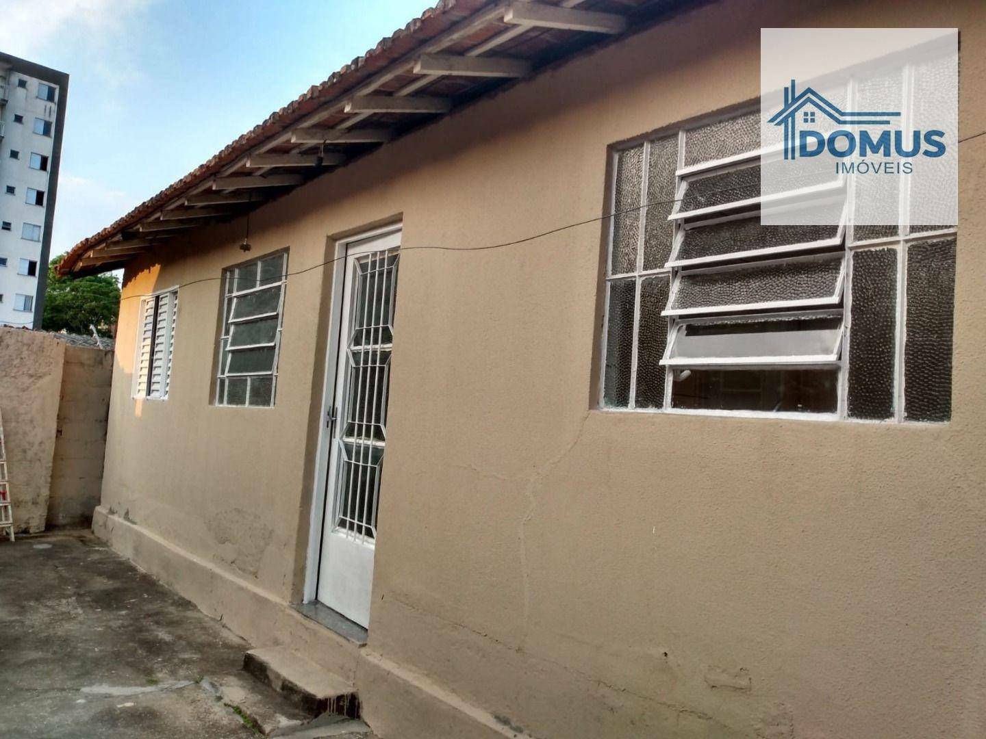 Casa à venda com 4 quartos, 200m² - Foto 4