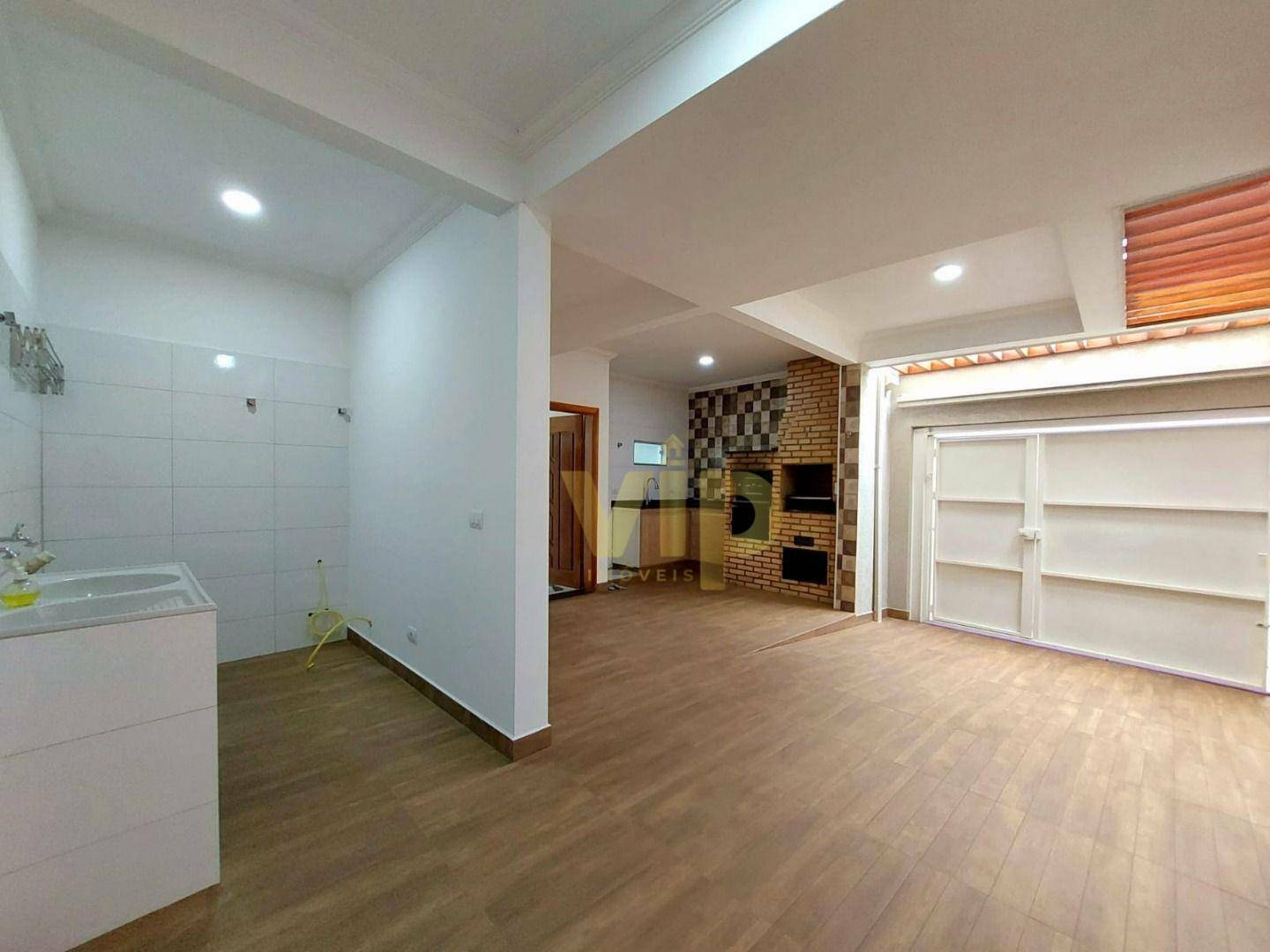 Casa à venda com 3 quartos, 220m² - Foto 3