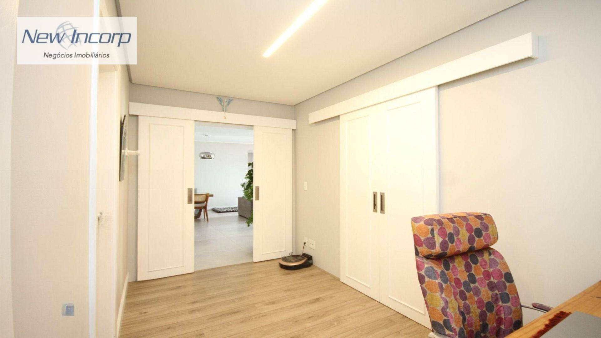 Apartamento à venda com 3 quartos, 154m² - Foto 2