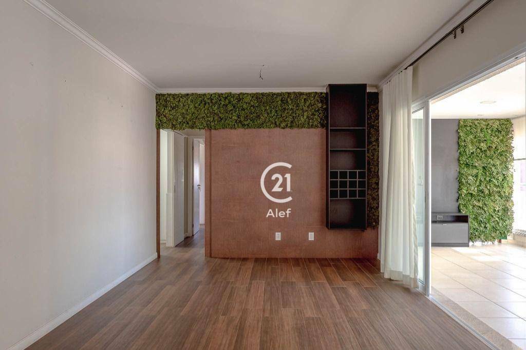 Apartamento à venda com 3 quartos, 145m² - Foto 1