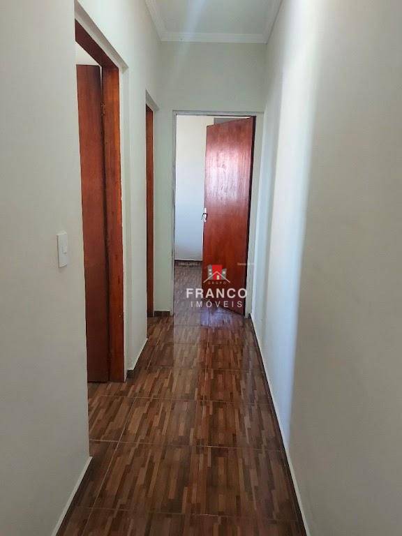 Casa à venda com 2 quartos, 70m² - Foto 15