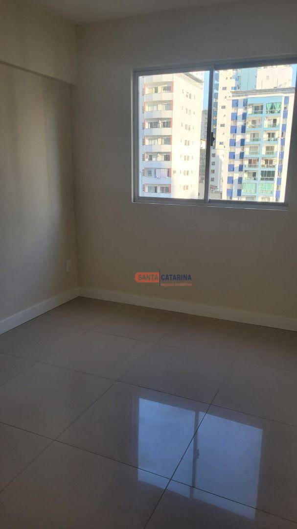 Apartamento à venda com 3 quartos, 100m² - Foto 1