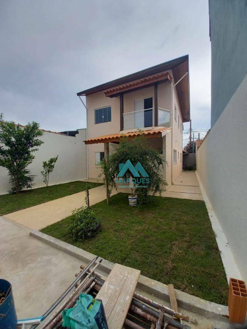 Casa à venda com 5 quartos, 90m² - Foto 1