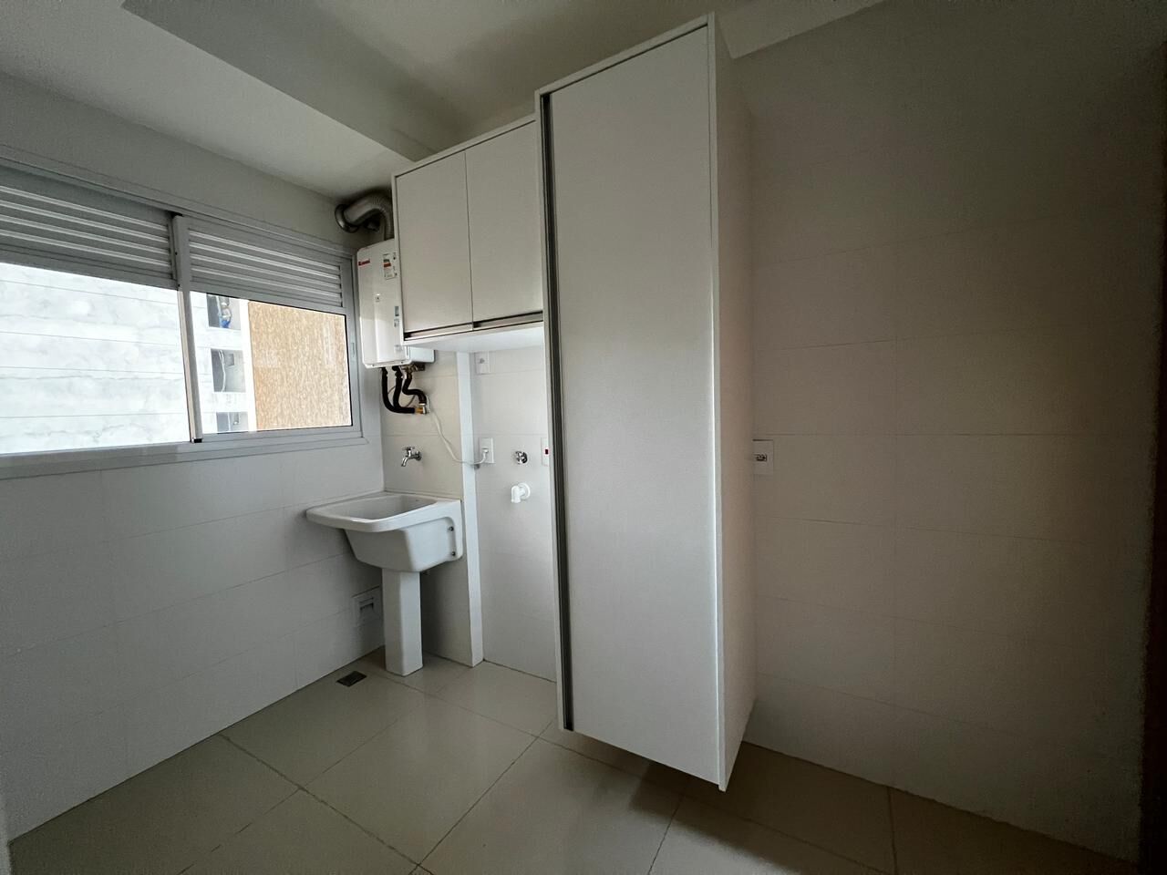 Apartamento à venda com 3 quartos, 125m² - Foto 4