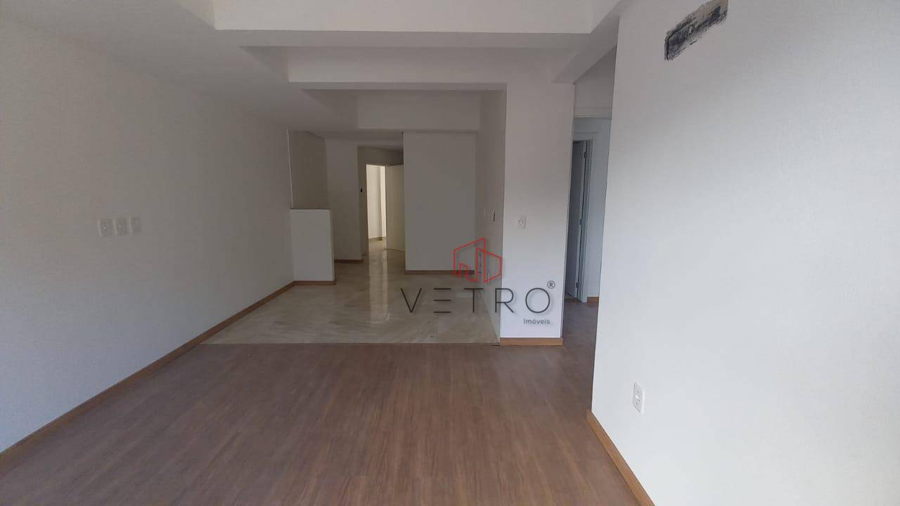 Apartamento à venda com 2 quartos, 62m² - Foto 3