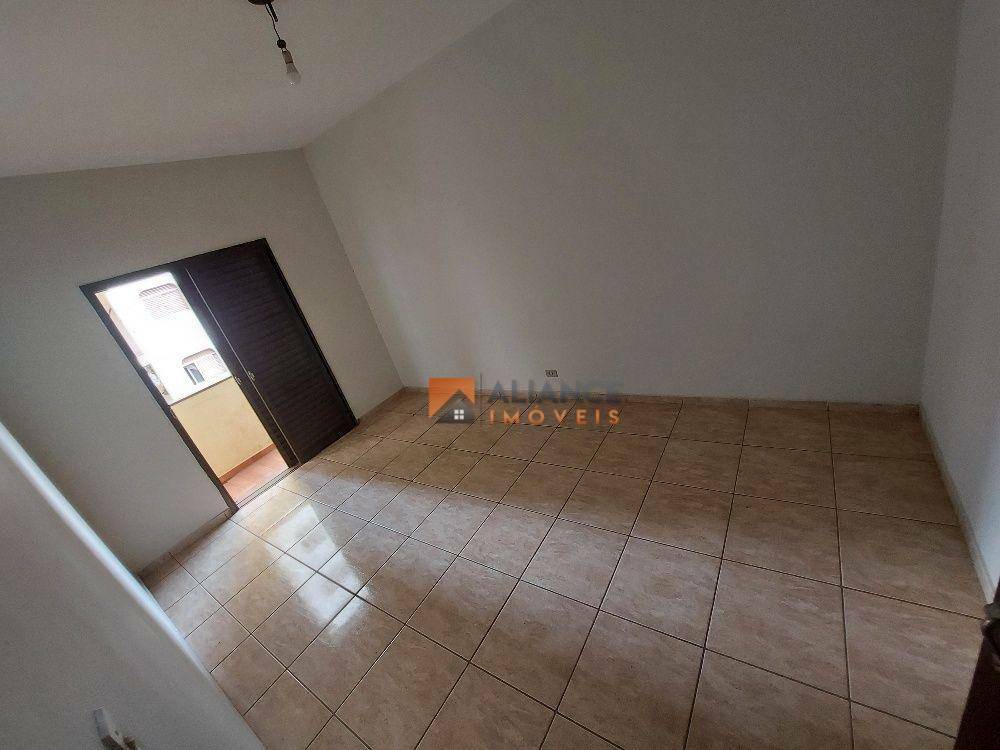 Apartamento para alugar com 3 quartos, 120m² - Foto 9