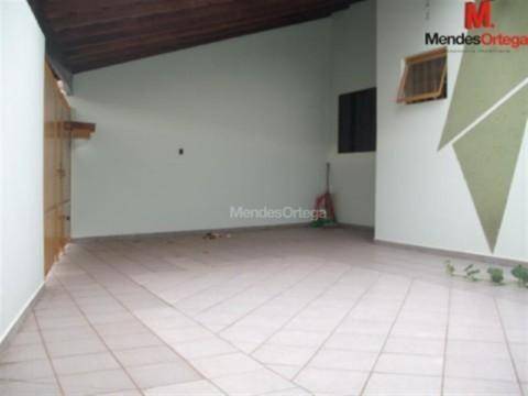 Casa à venda com 3 quartos, 100m² - Foto 3