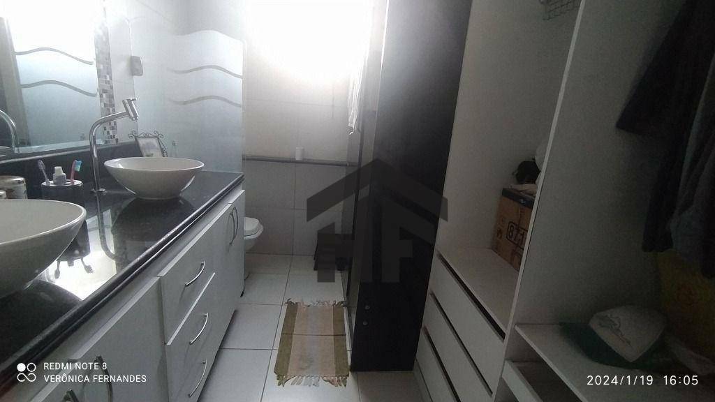 Apartamento à venda com 5 quartos, 220m² - Foto 19