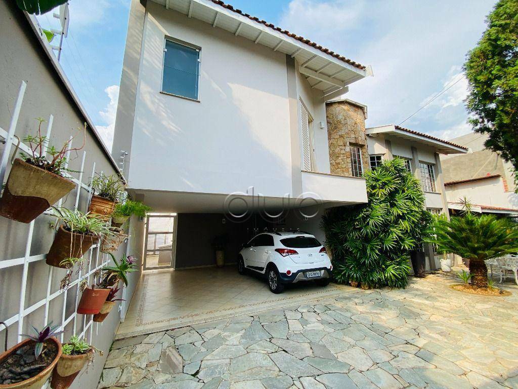 Casa à venda com 4 quartos, 300m² - Foto 2