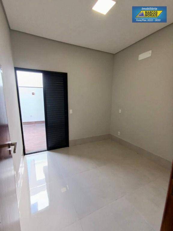 Casa de Condomínio à venda com 3 quartos, 13970m² - Foto 13