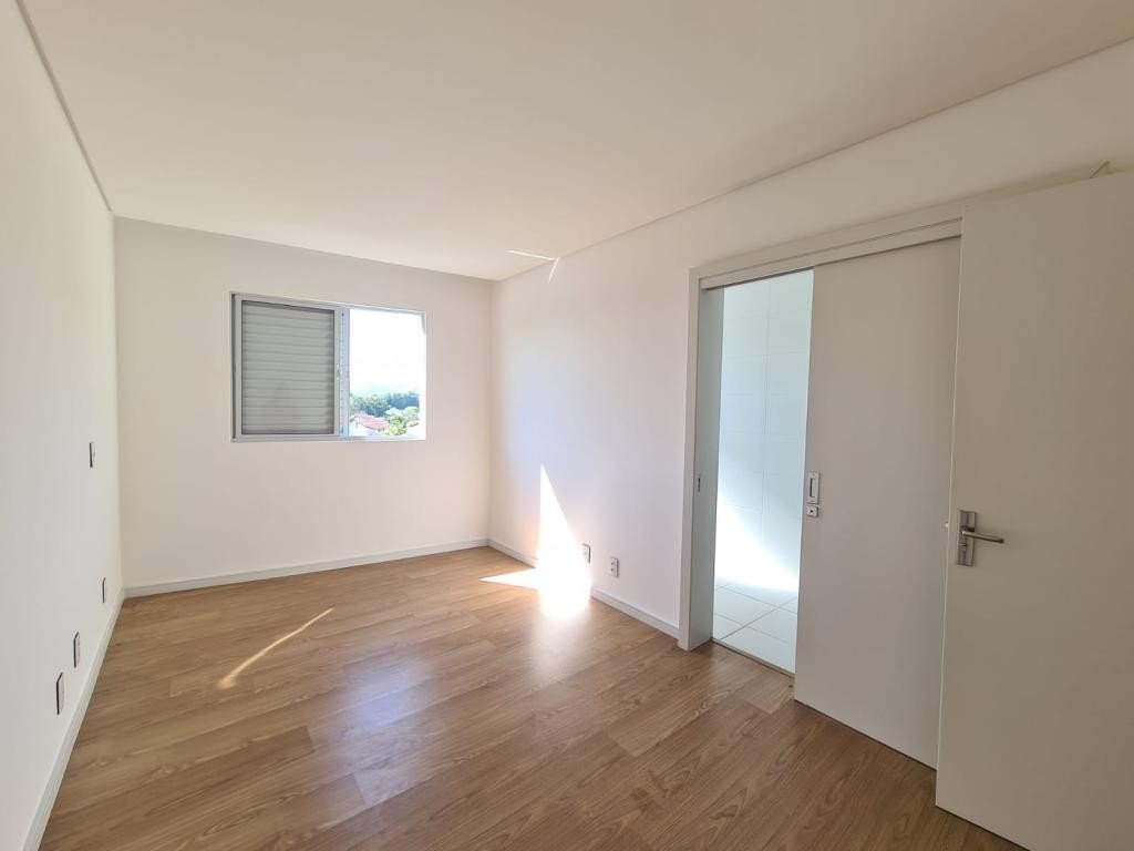 Apartamento à venda com 3 quartos, 138m² - Foto 8