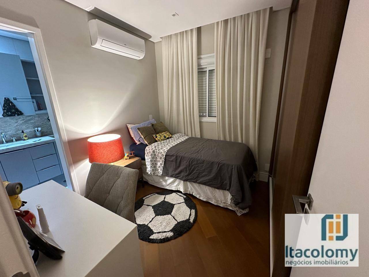 Apartamento à venda com 3 quartos, 136m² - Foto 5