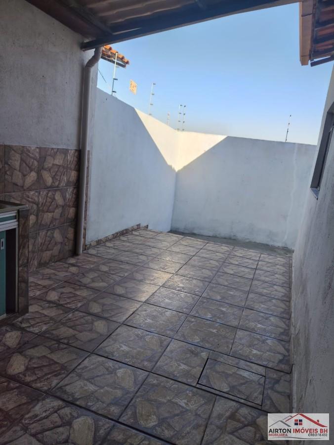 Casa à venda com 2 quartos, 120m² - Foto 15