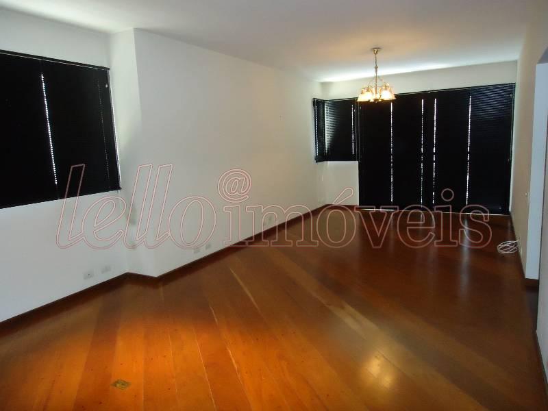 Apartamento para alugar com 3 quartos, 156m² - Foto 2