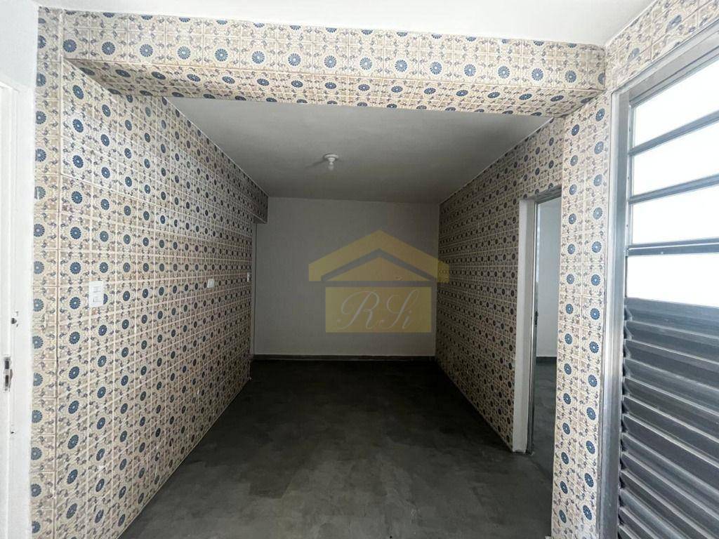 Casa para alugar com 2 quartos, 40m² - Foto 1