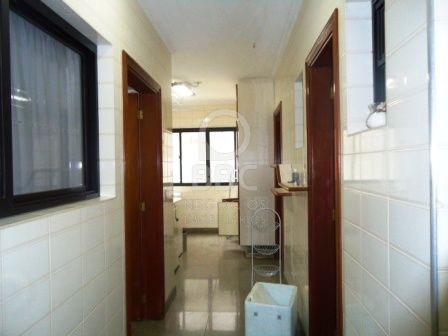 Apartamento à venda com 4 quartos, 254m² - Foto 17