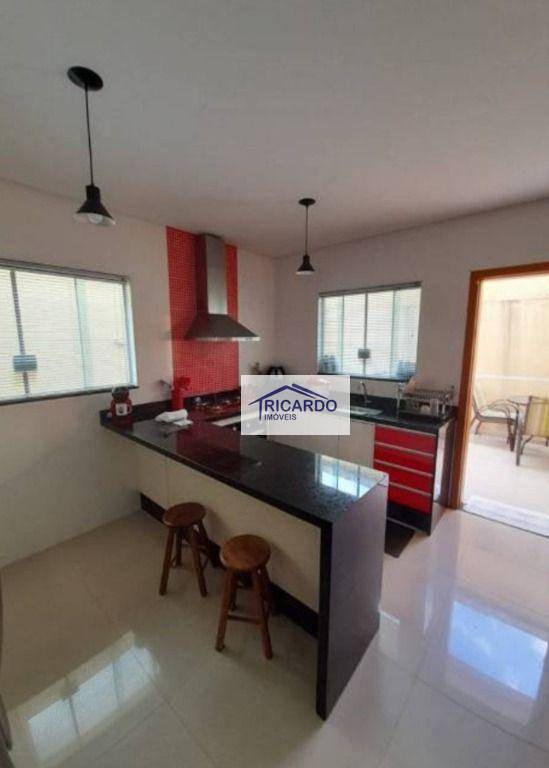 Sobrado à venda com 3 quartos, 129m² - Foto 2