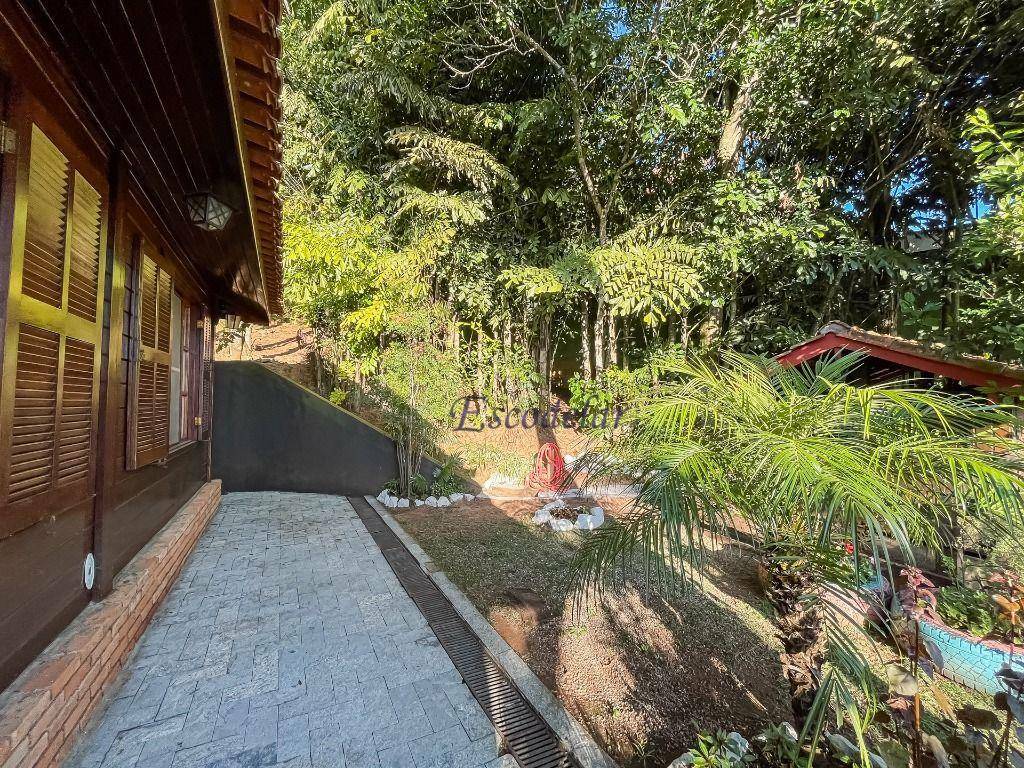 Casa de Condomínio à venda com 3 quartos, 400m² - Foto 32