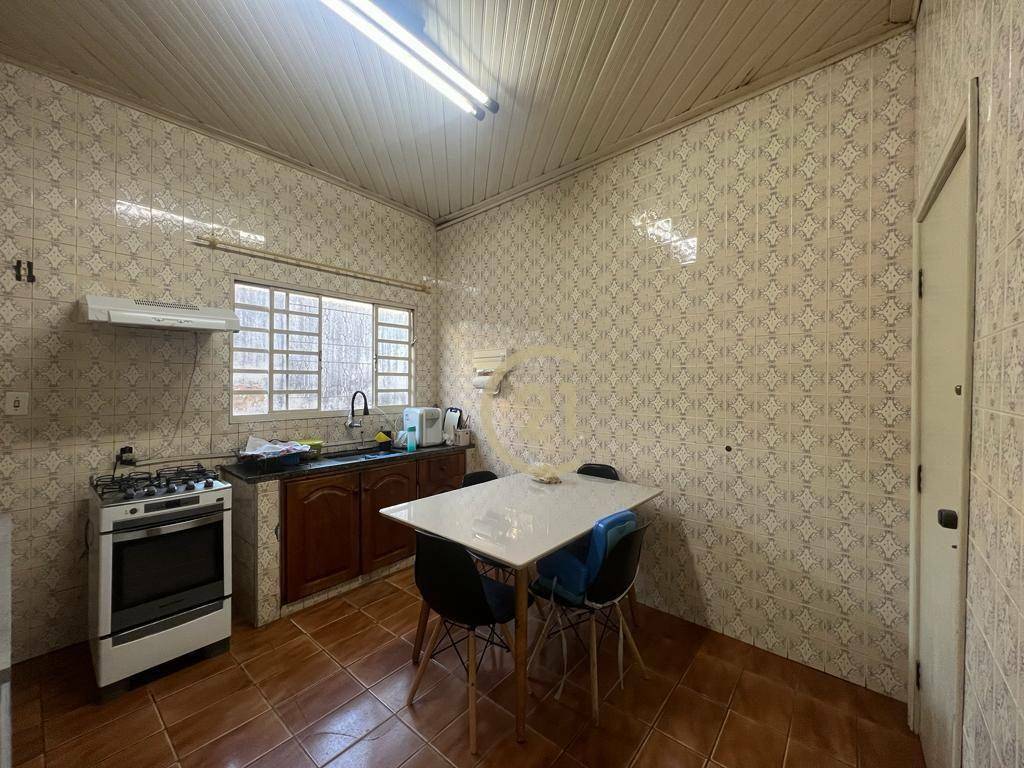 Casa à venda com 4 quartos, 181m² - Foto 6