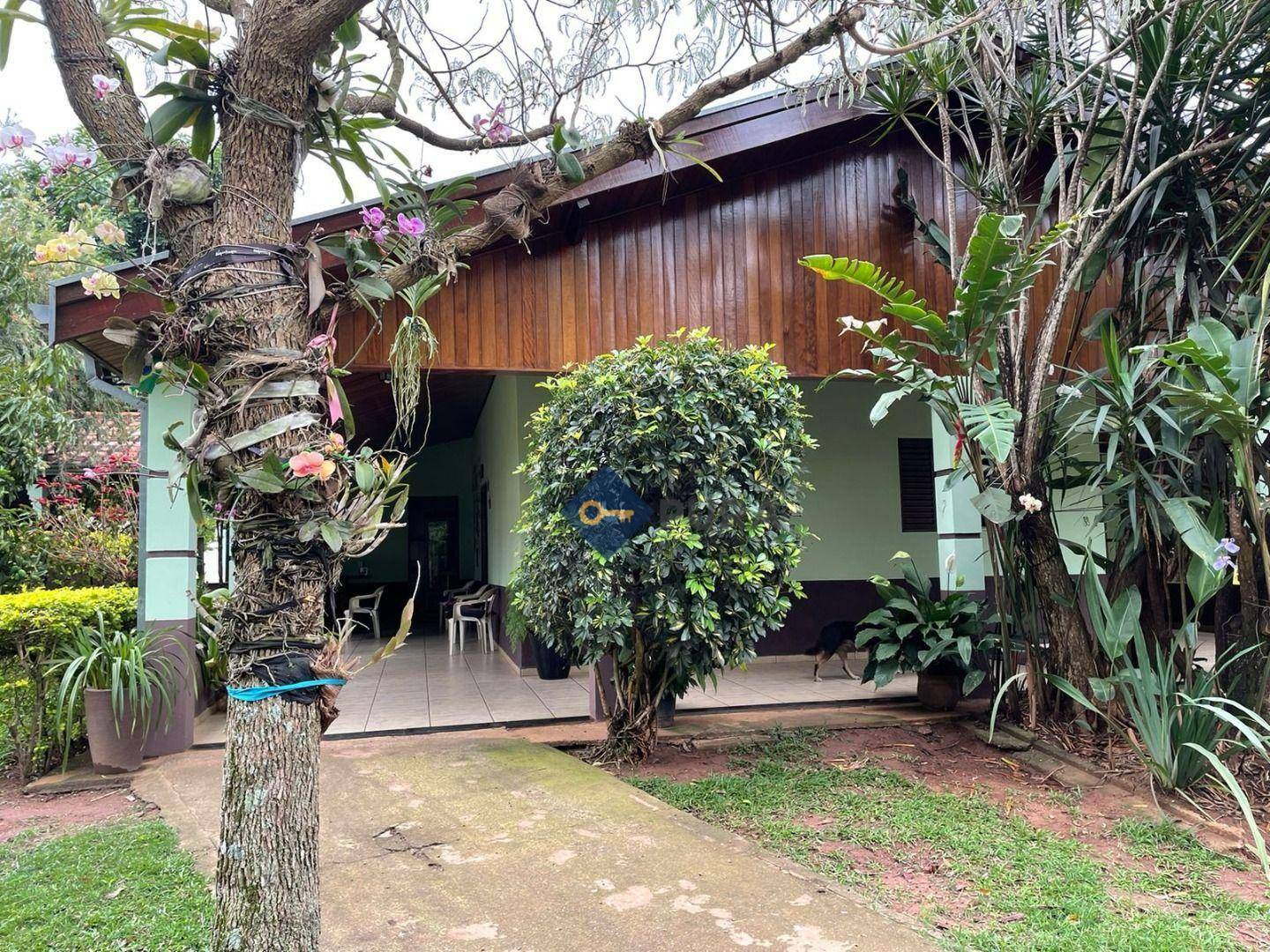 Chácara à venda com 3 quartos, 240m² - Foto 4