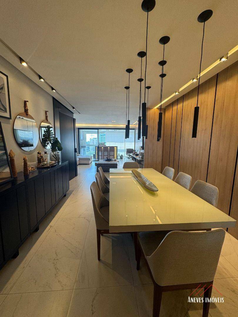 Apartamento à venda com 3 quartos, 200m² - Foto 6
