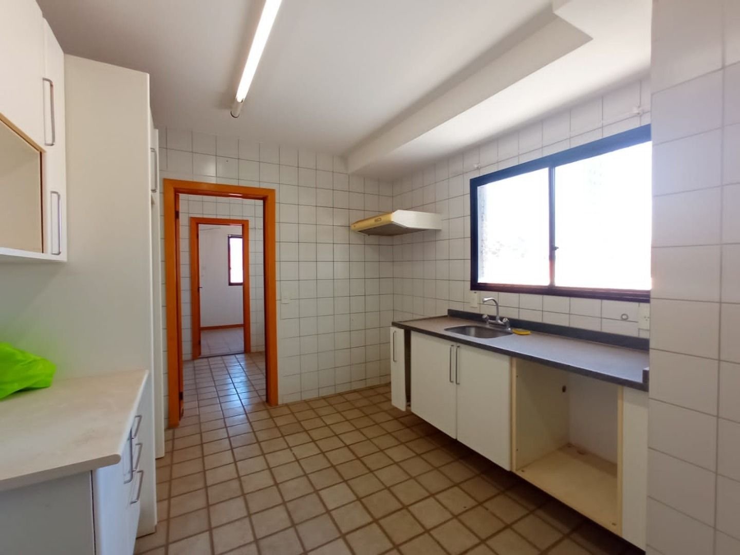 Apartamento para alugar com 3 quartos, 140m² - Foto 1