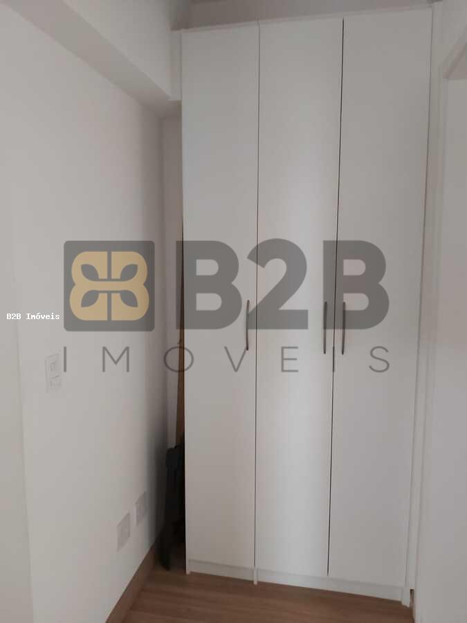 Apartamento à venda com 2 quartos, 64m² - Foto 11