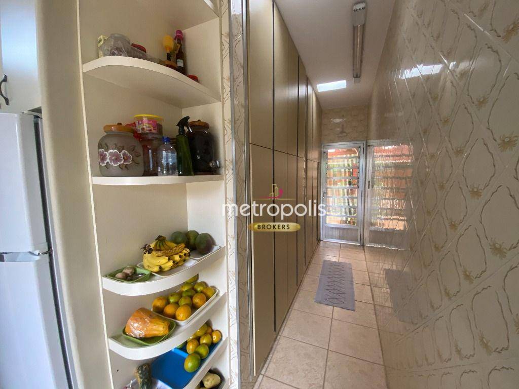 Sobrado à venda com 4 quartos, 200m² - Foto 3