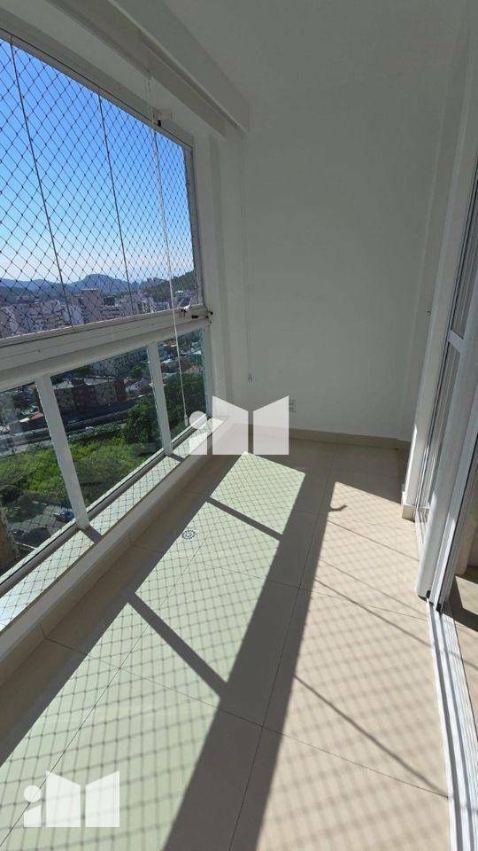 Apartamento à venda com 2 quartos, 82m² - Foto 2