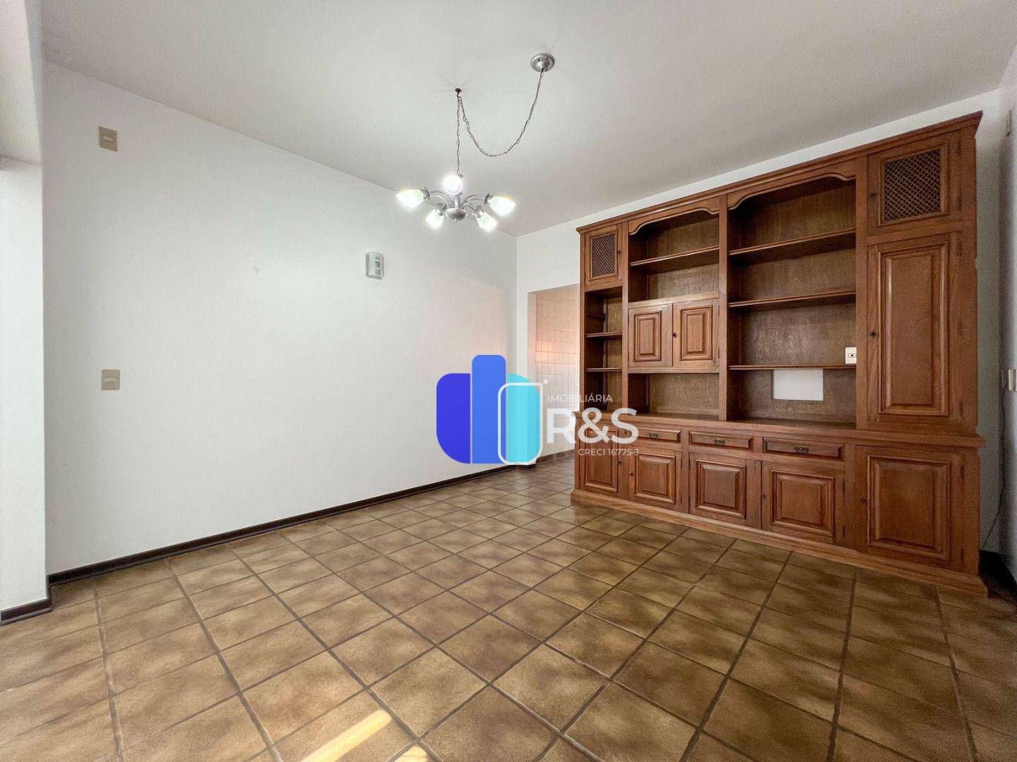 Casa para alugar com 3 quartos, 230m² - Foto 14