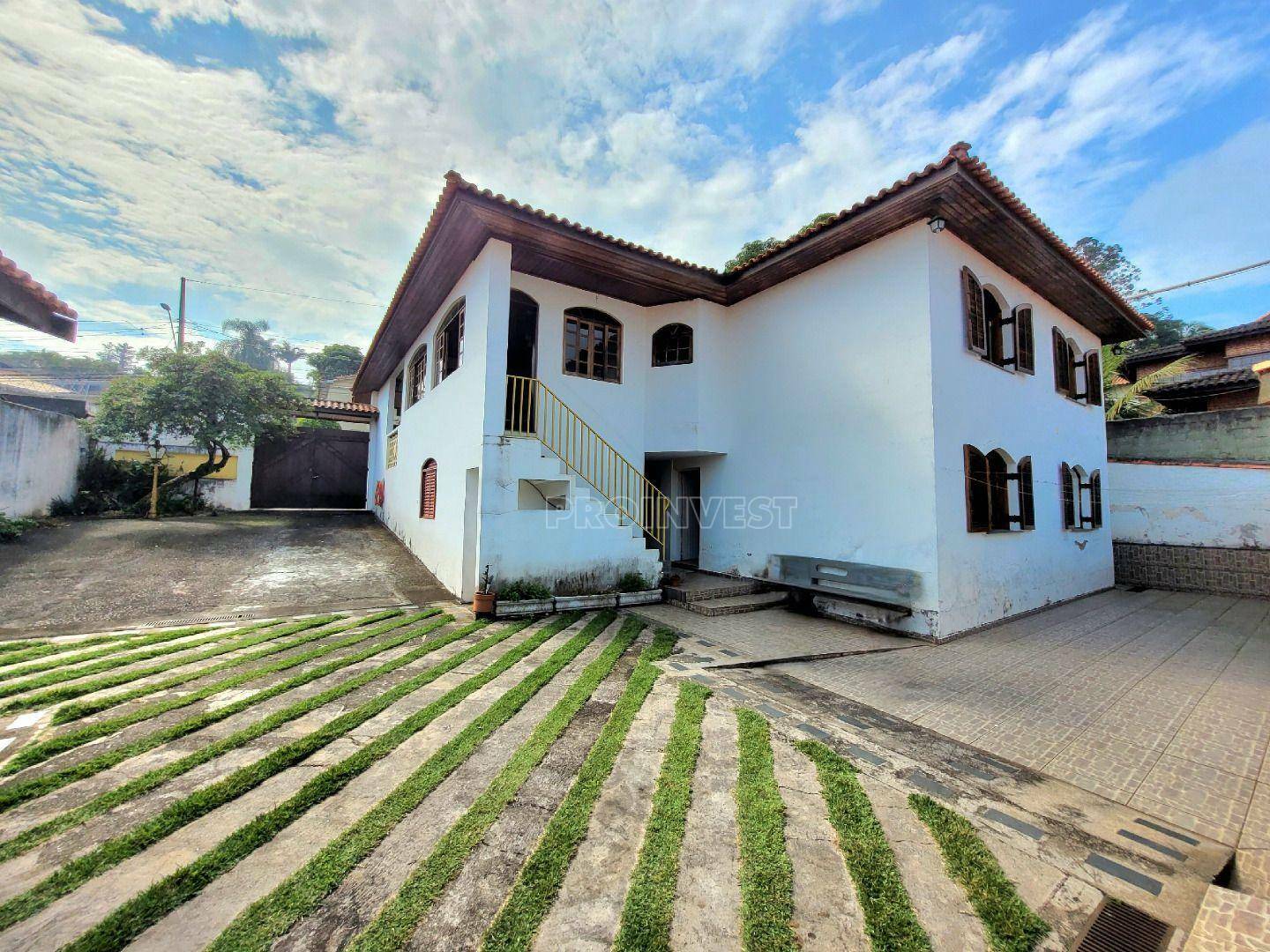 Casa à venda com 4 quartos, 264m² - Foto 2