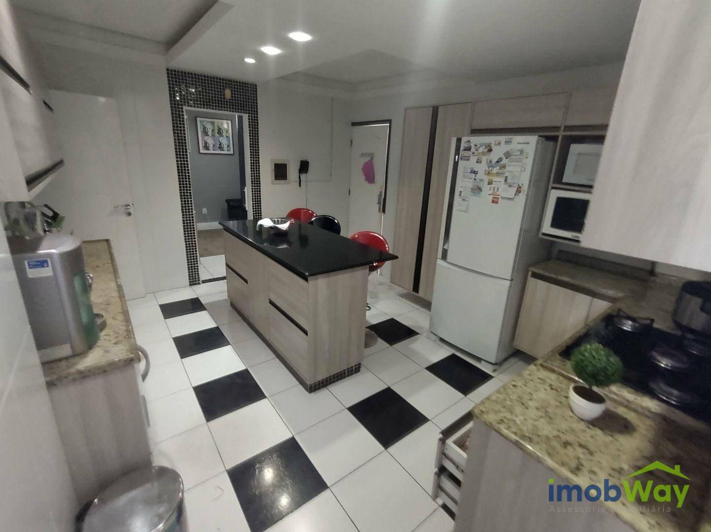 Apartamento à venda com 2 quartos, 150m² - Foto 8