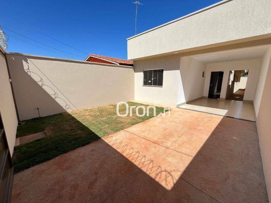 Casa à venda com 3 quartos, 98m² - Foto 1