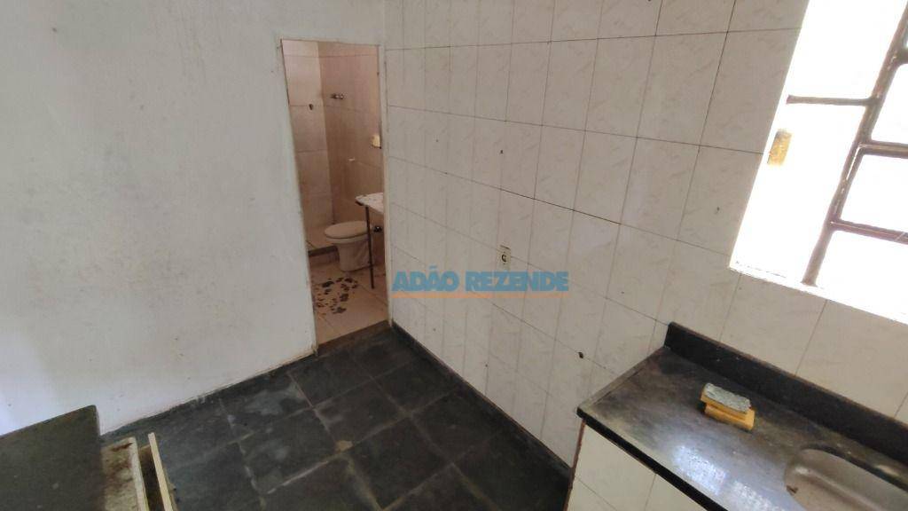 Casa à venda com 4 quartos, 327m² - Foto 10