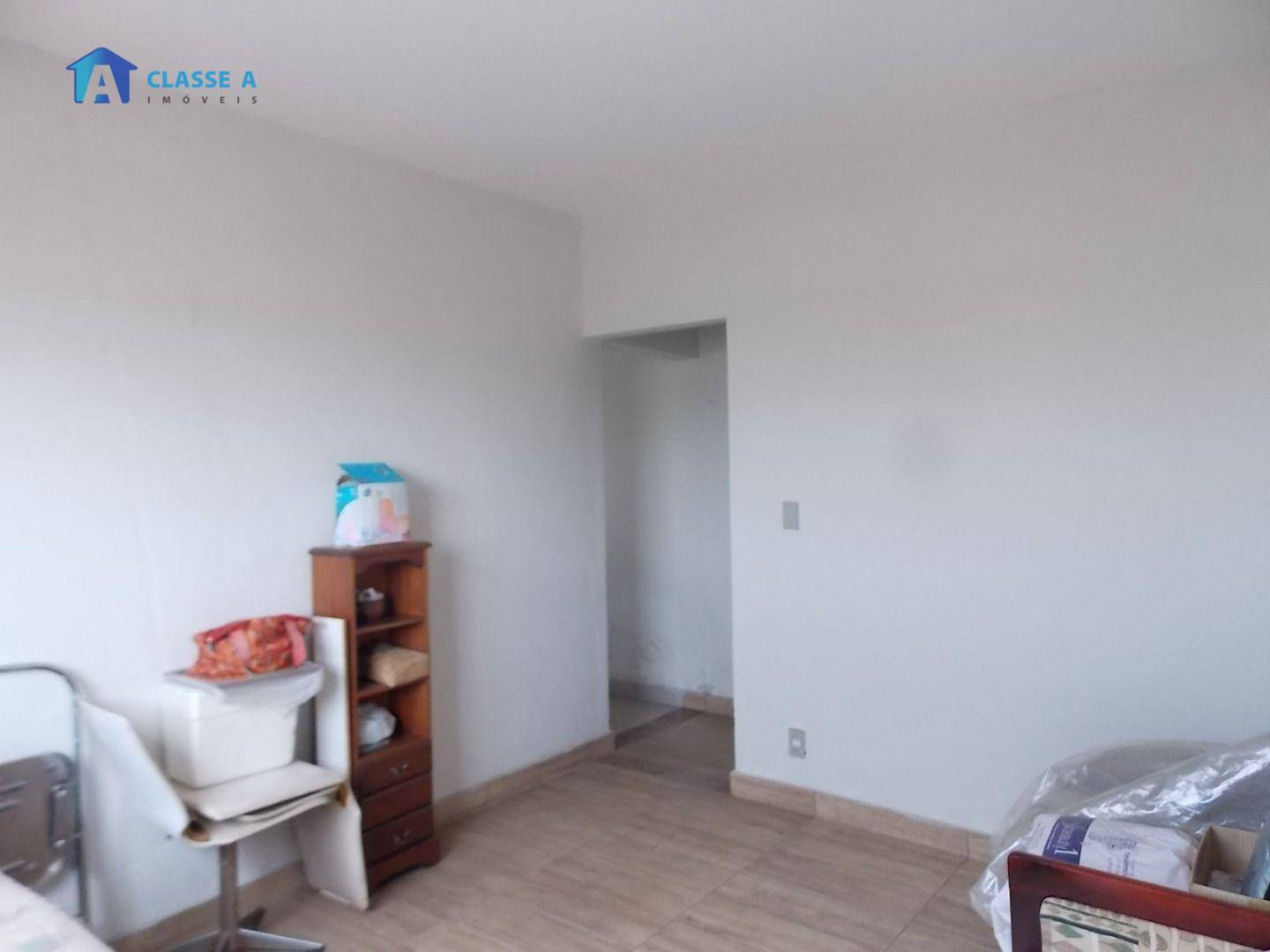 Casa à venda com 4 quartos, 200m² - Foto 4