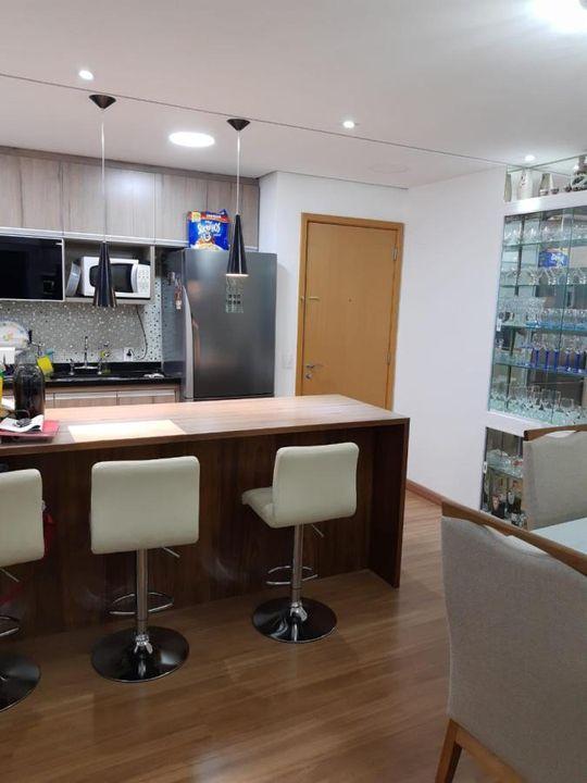 Apartamento à venda com 2 quartos, 70m² - Foto 1