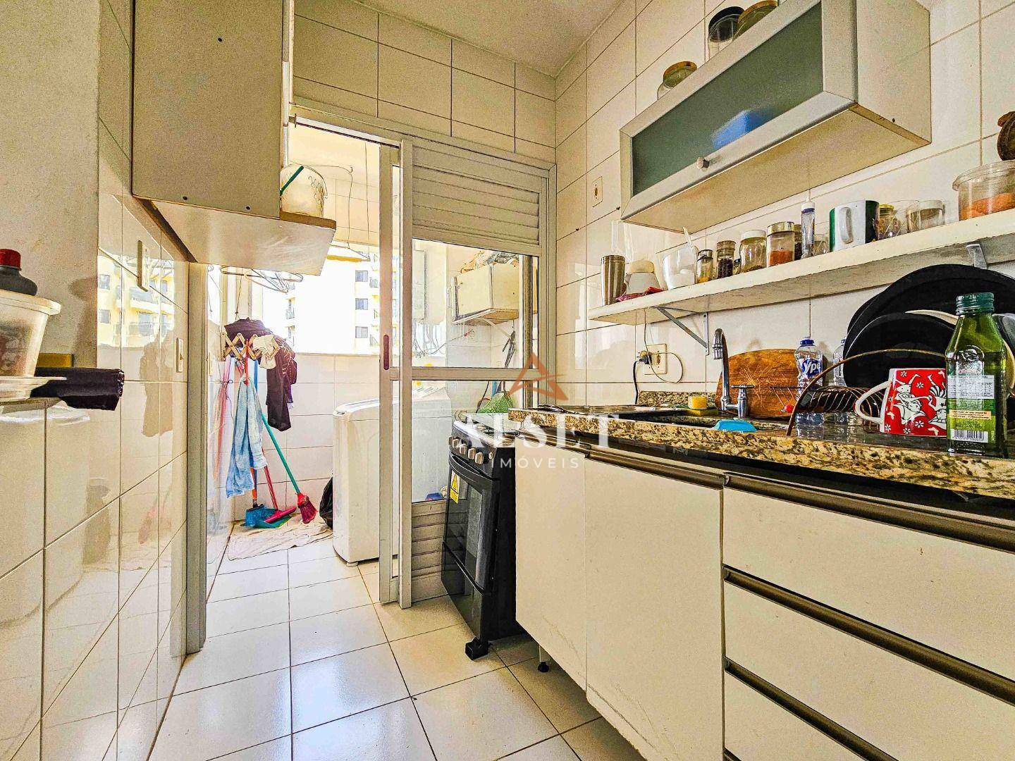 Apartamento à venda com 3 quartos, 75m² - Foto 11