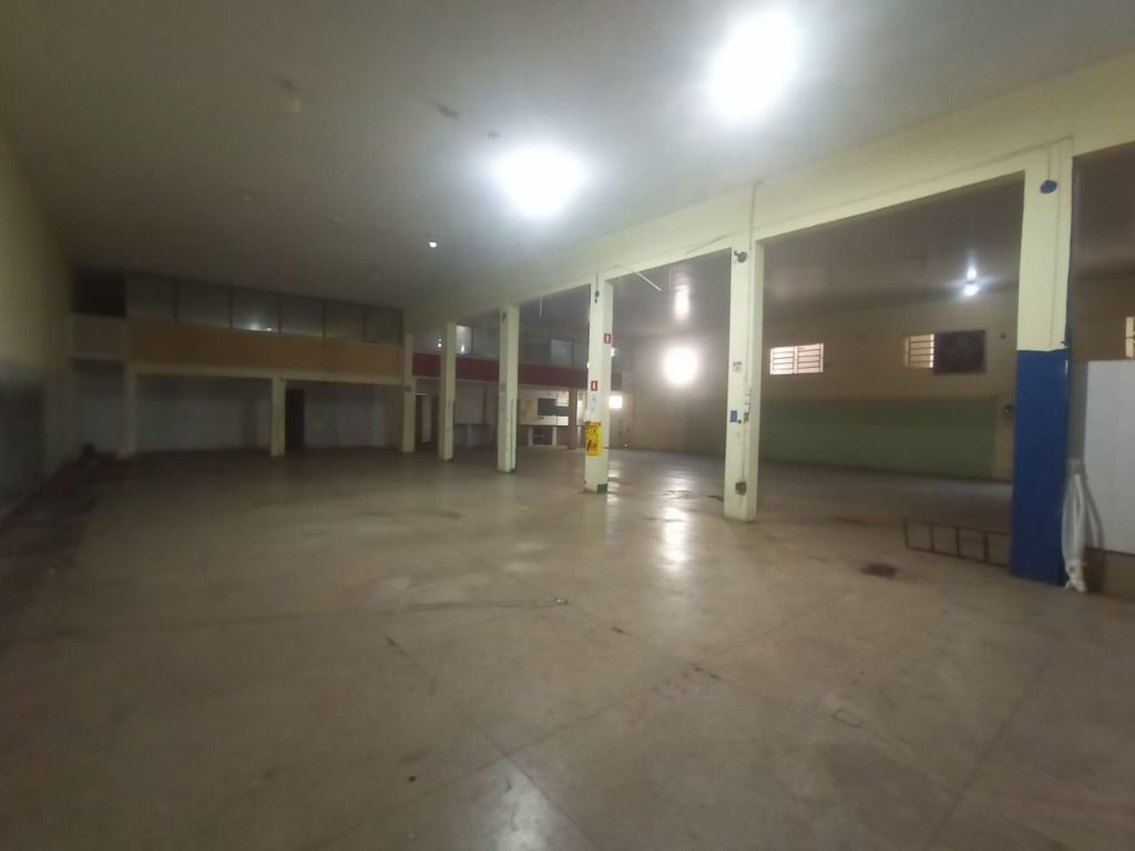 Loja-Salão para alugar, 1000m² - Foto 1