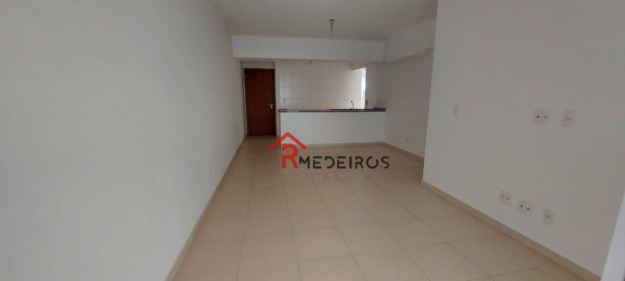 Apartamento à venda com 3 quartos, 111m² - Foto 2