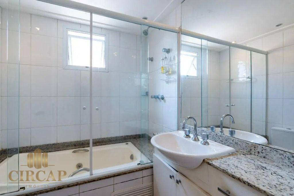 Apartamento à venda com 3 quartos, 143m² - Foto 13